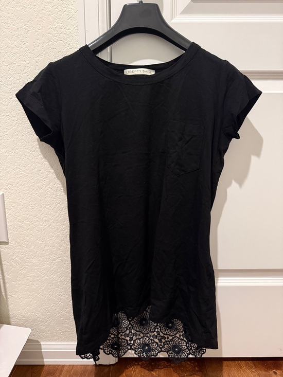liberty sage Tops - liberty Black Short Sleeve Tee with Lace Hem